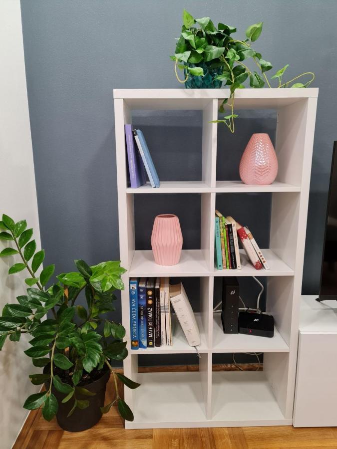Apartman Vinyl - Self Chek-In Osijek Ngoại thất bức ảnh
