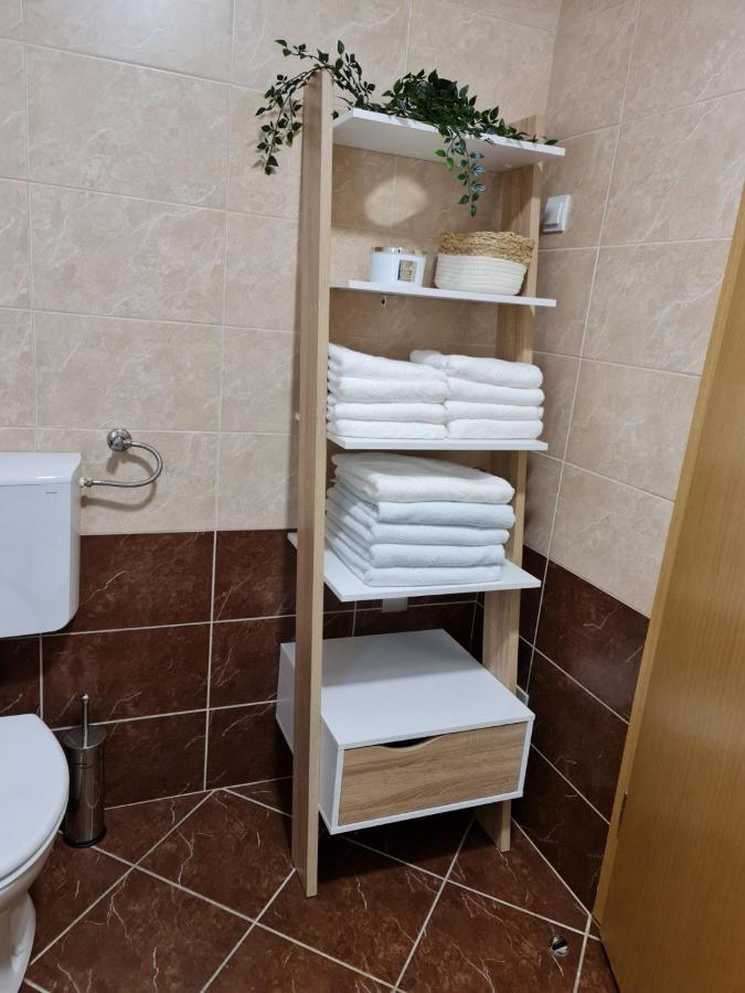 Apartman Vinyl - Self Chek-In Osijek Ngoại thất bức ảnh