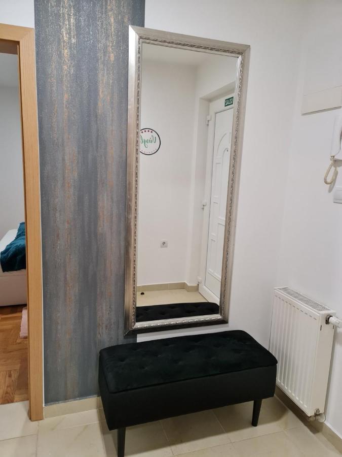 Apartman Vinyl - Self Chek-In Osijek Ngoại thất bức ảnh
